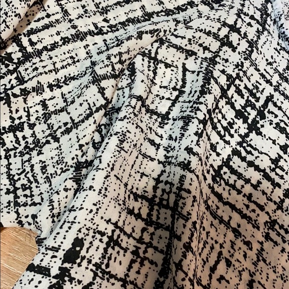 Printed dress with belt - Picture 4 of 4